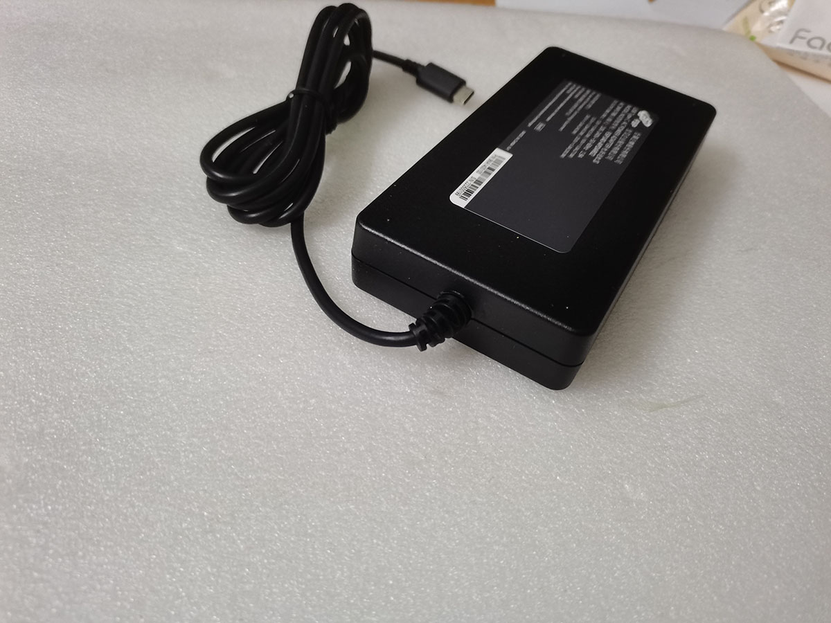 Nuevo Slim OEM FSP 28V 5A FSP1 - Pc Gaming Uk reseña y precio